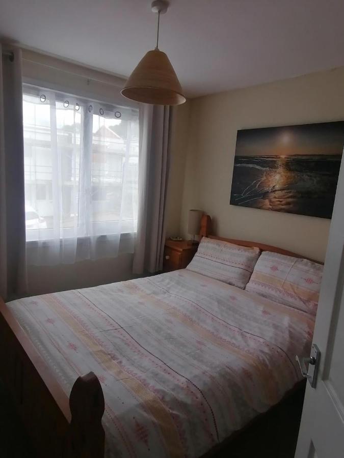 Le Chalet - 2 Bedroom Chalet House Sleeps 3 Pembroke Exterior foto